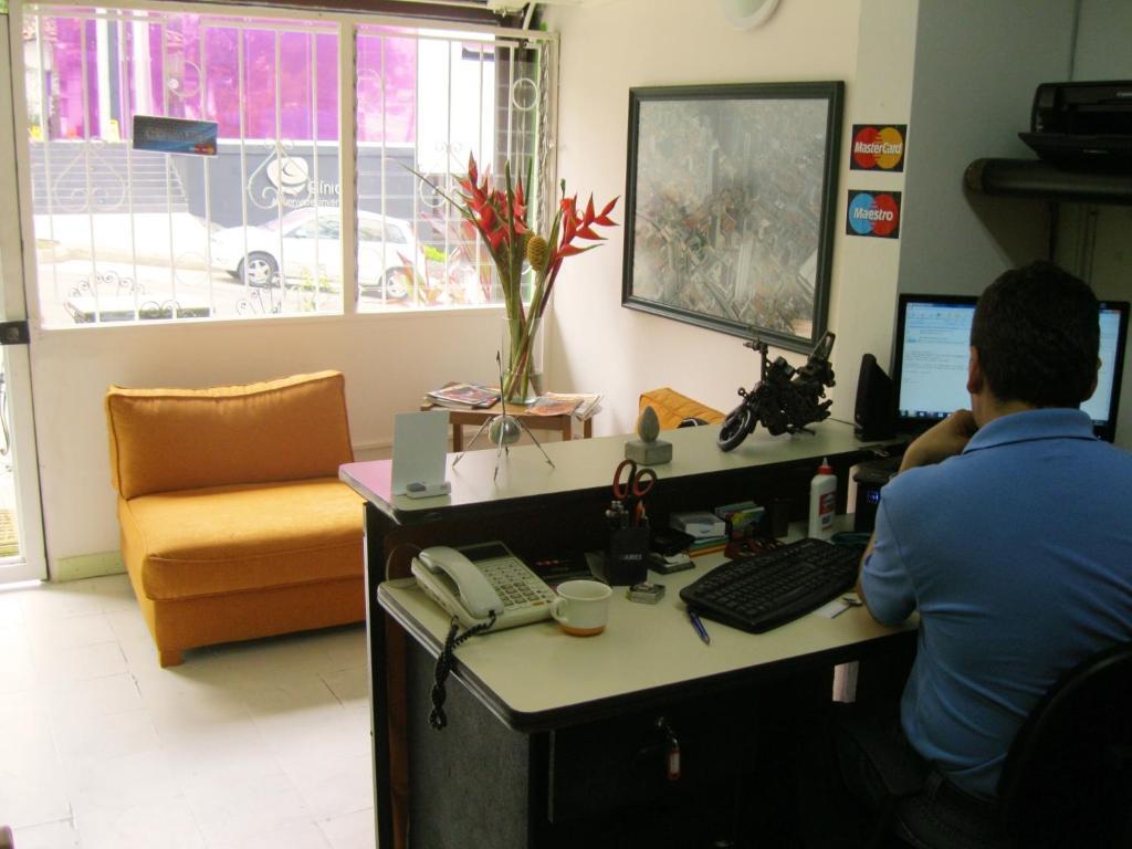 Spring City Hostel Medellín Zewnętrze zdjęcie