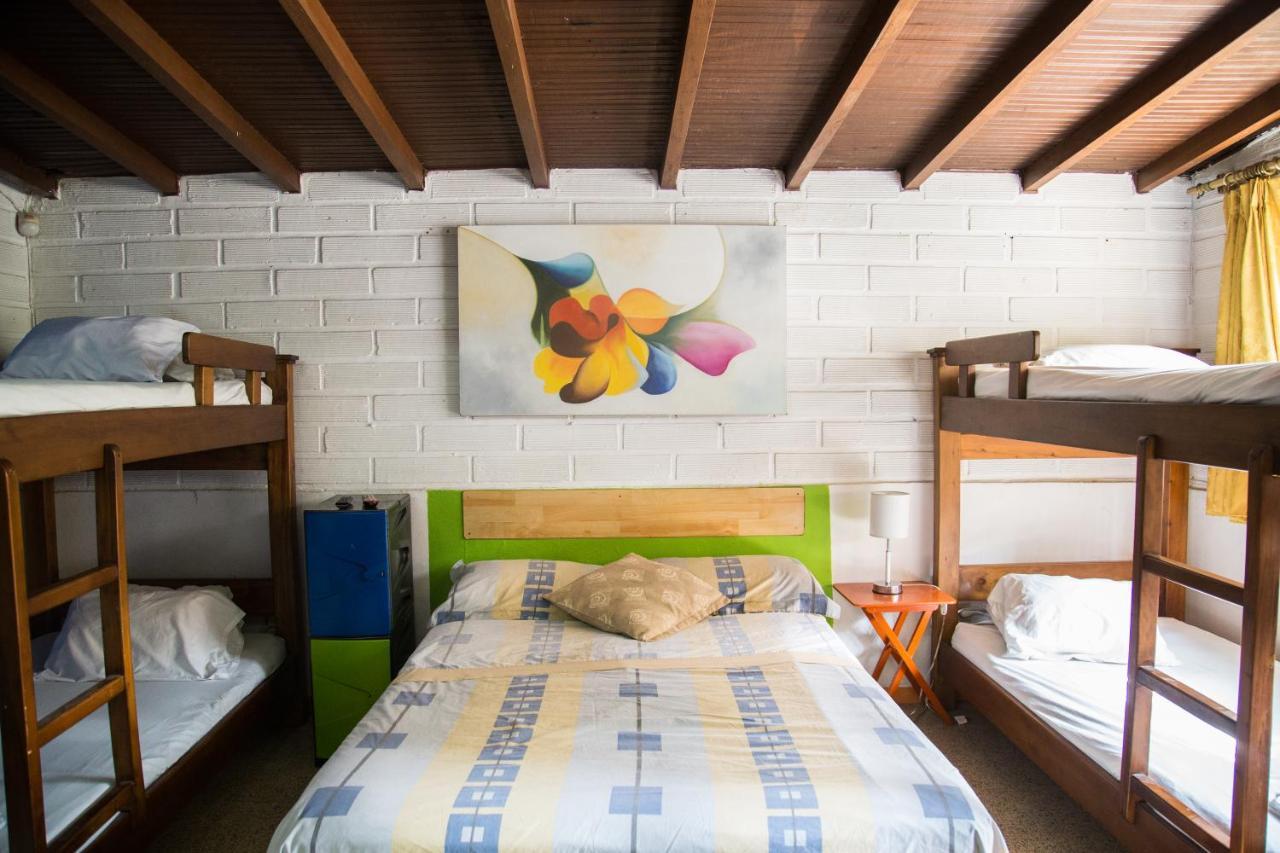 Spring City Hostel Medellín Zewnętrze zdjęcie